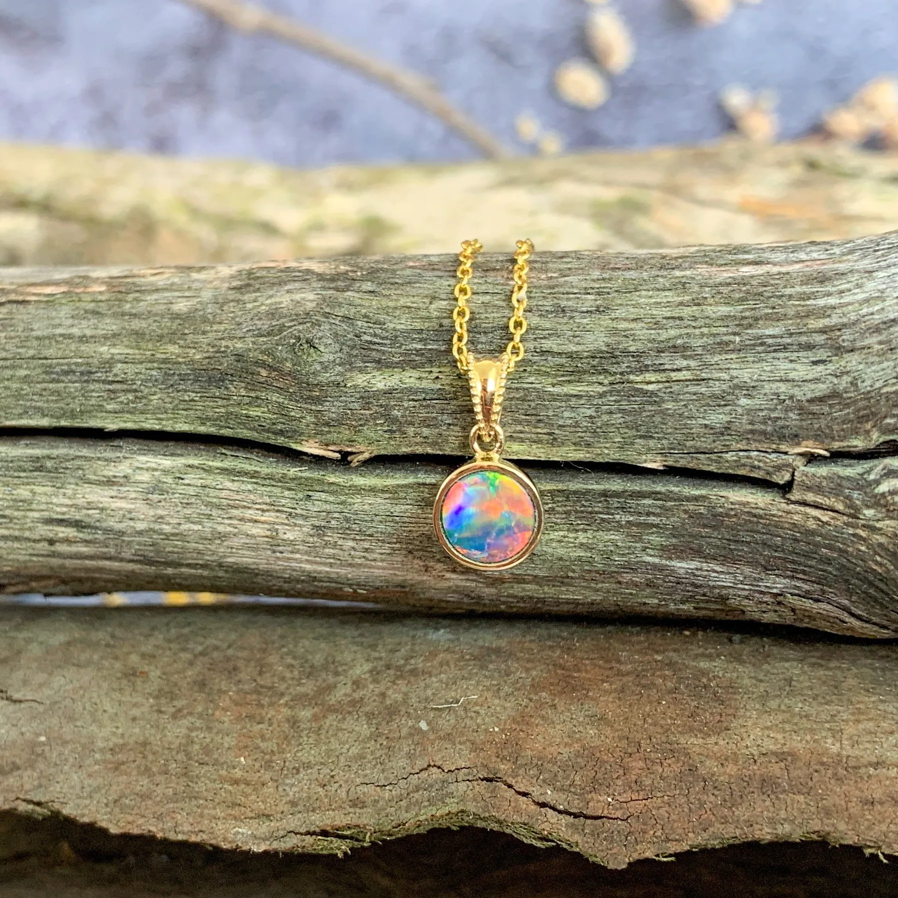 14kt Yellow Gold Opal pendant