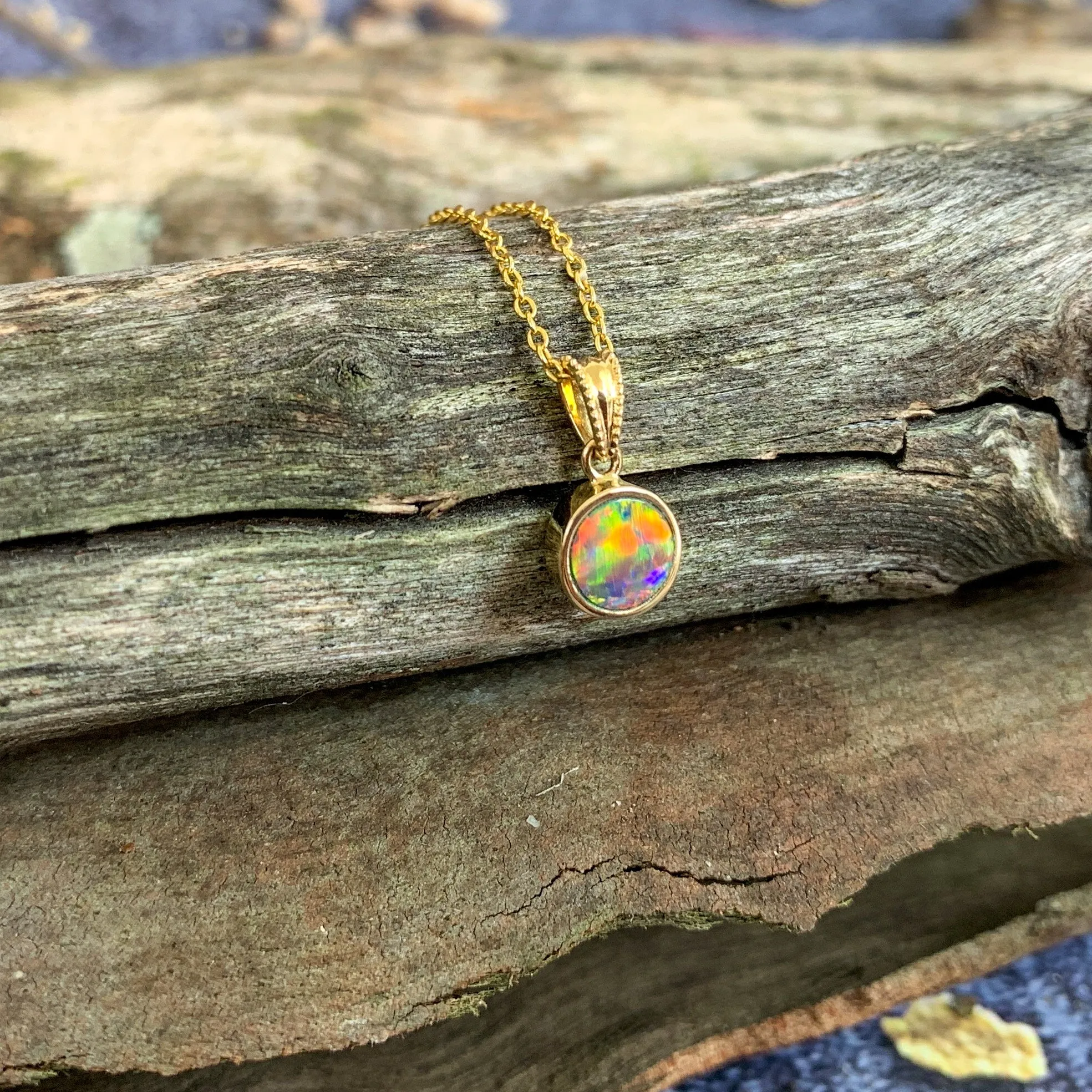 14kt Yellow Gold Opal pendant