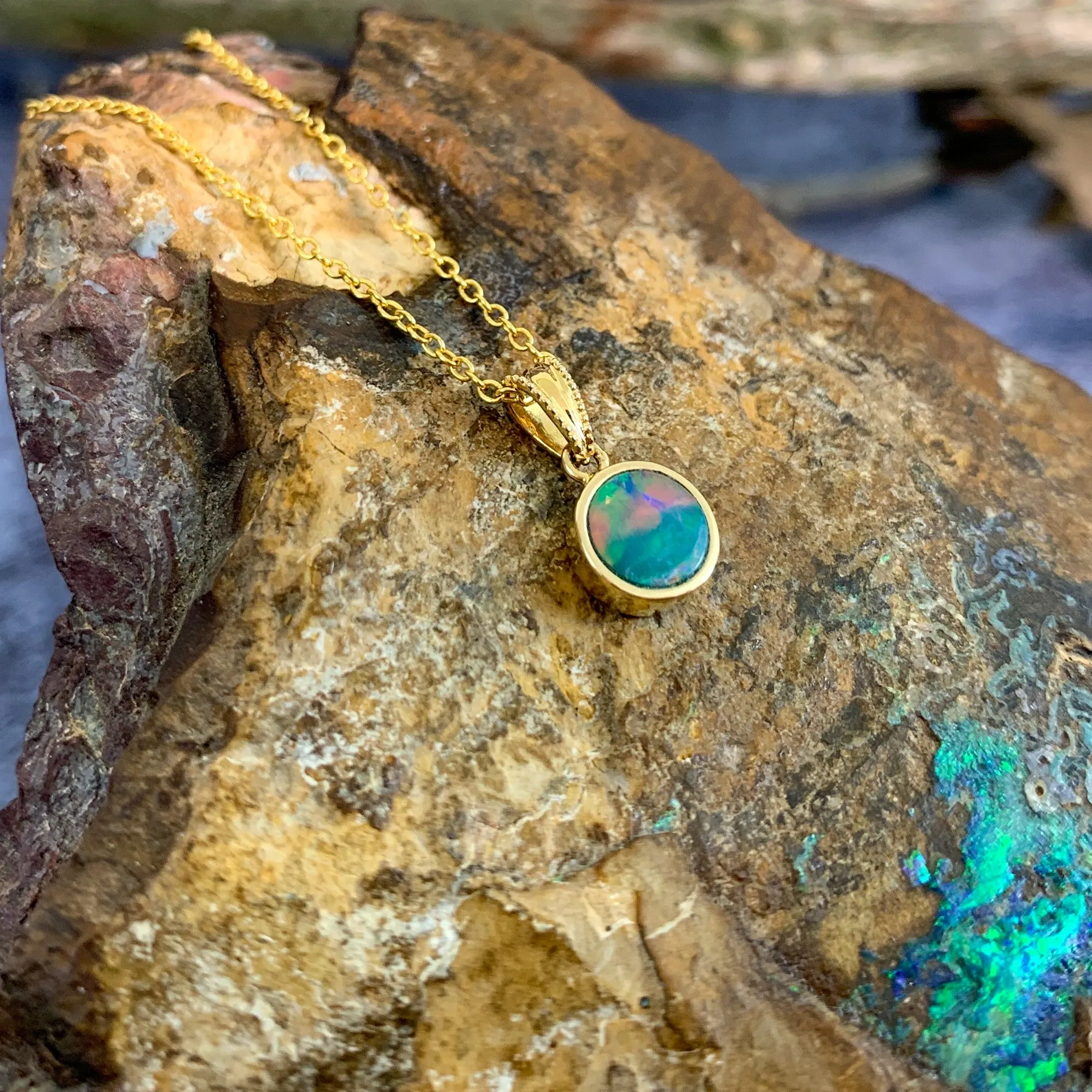 14kt Yellow Gold Opal pendant