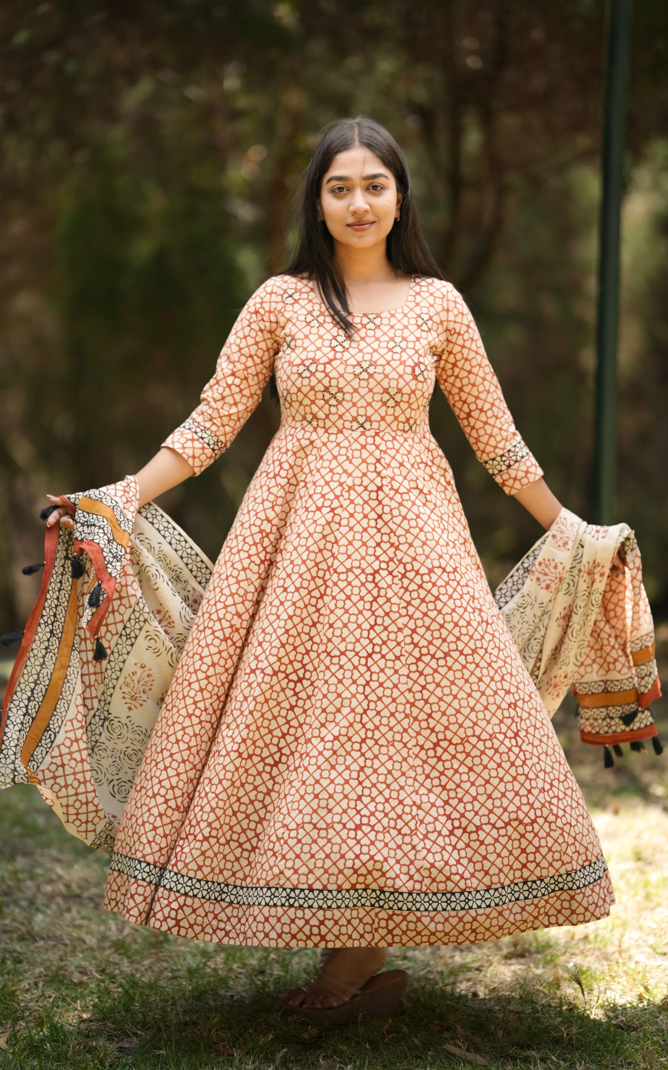 Anupriya D (Kurti Dupatta)