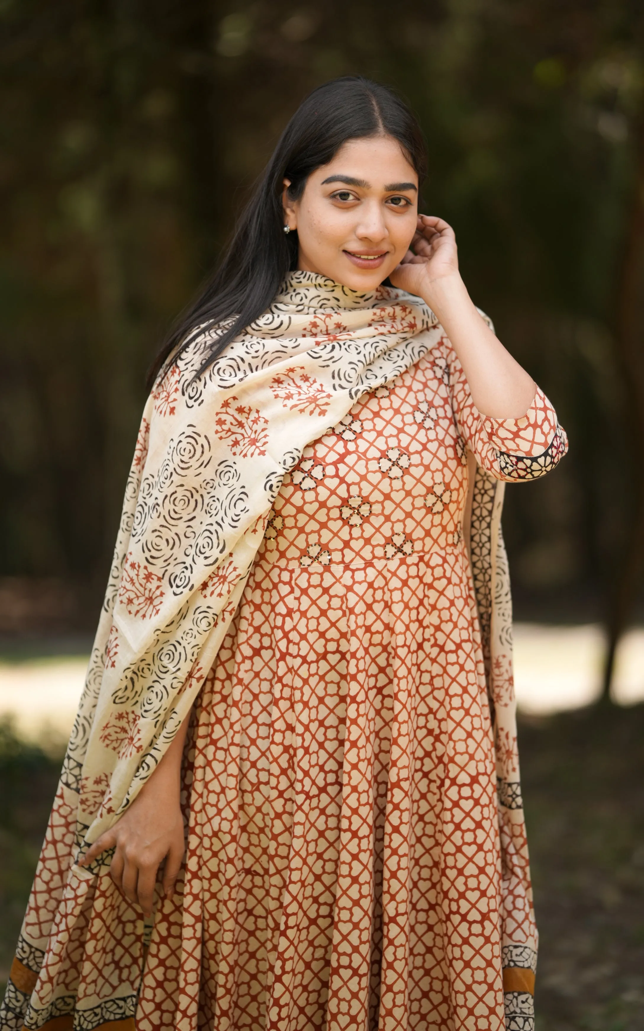 Anupriya D (Kurti Dupatta)