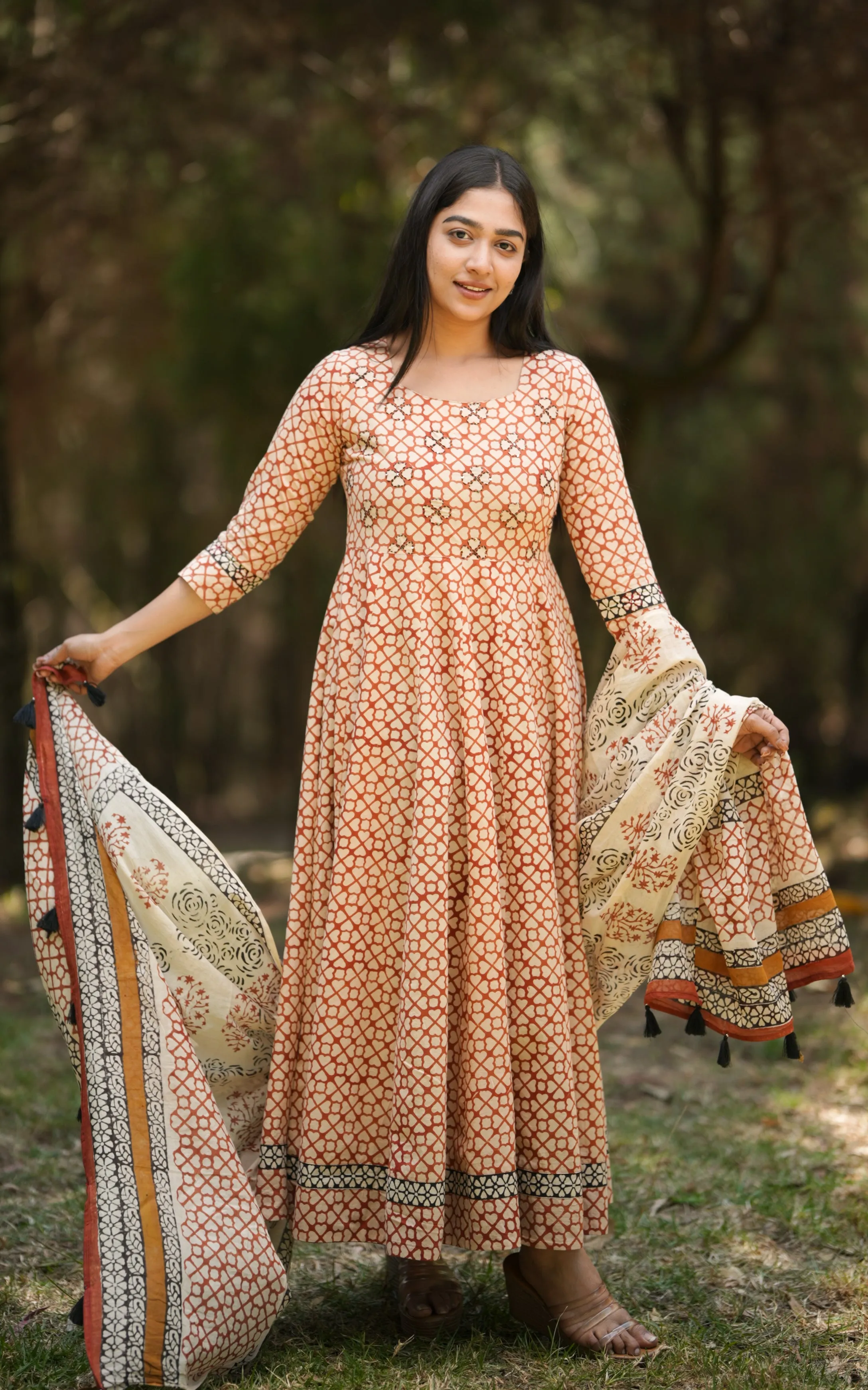 Anupriya D (Kurti Dupatta)