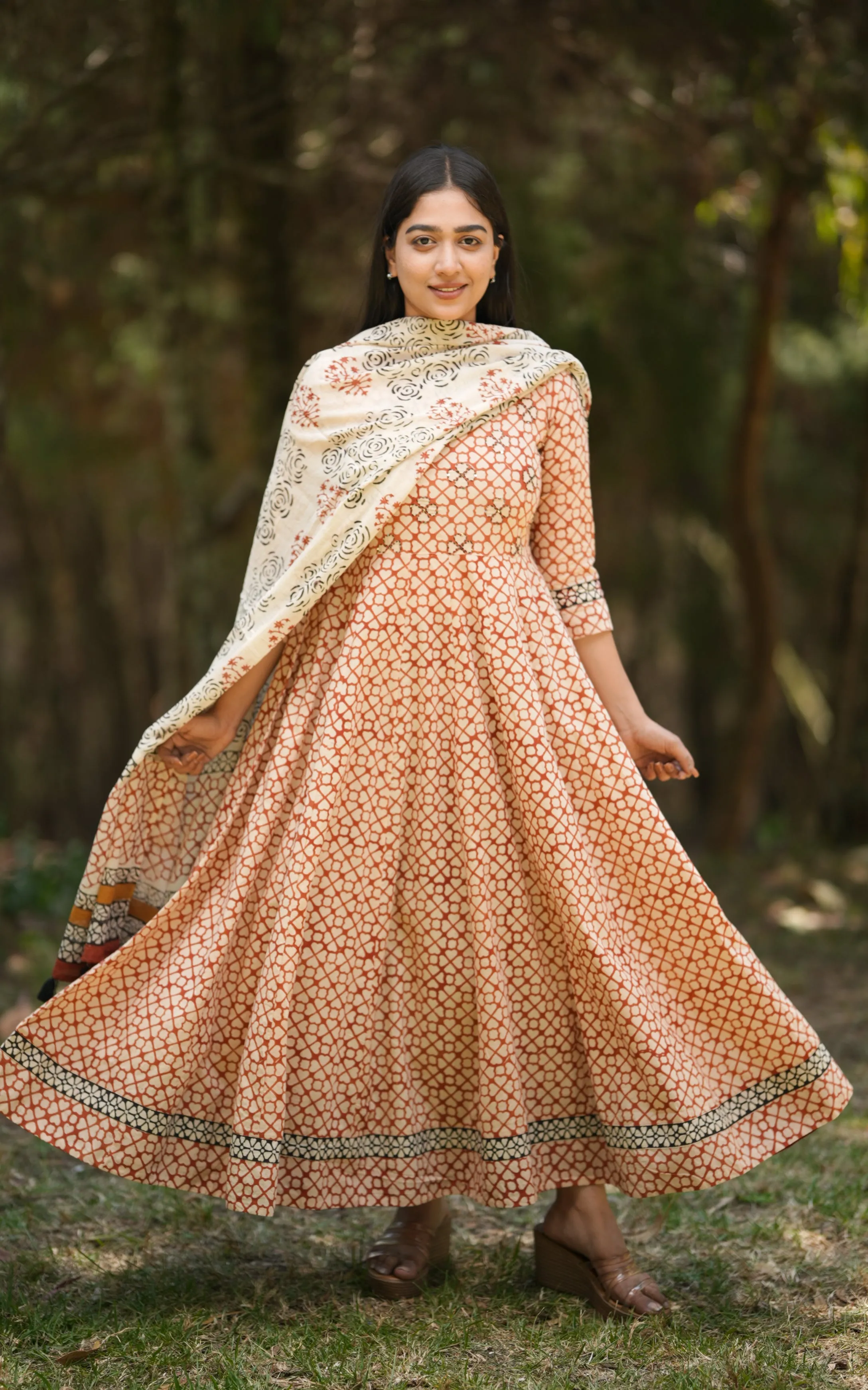 Anupriya D (Kurti Dupatta)