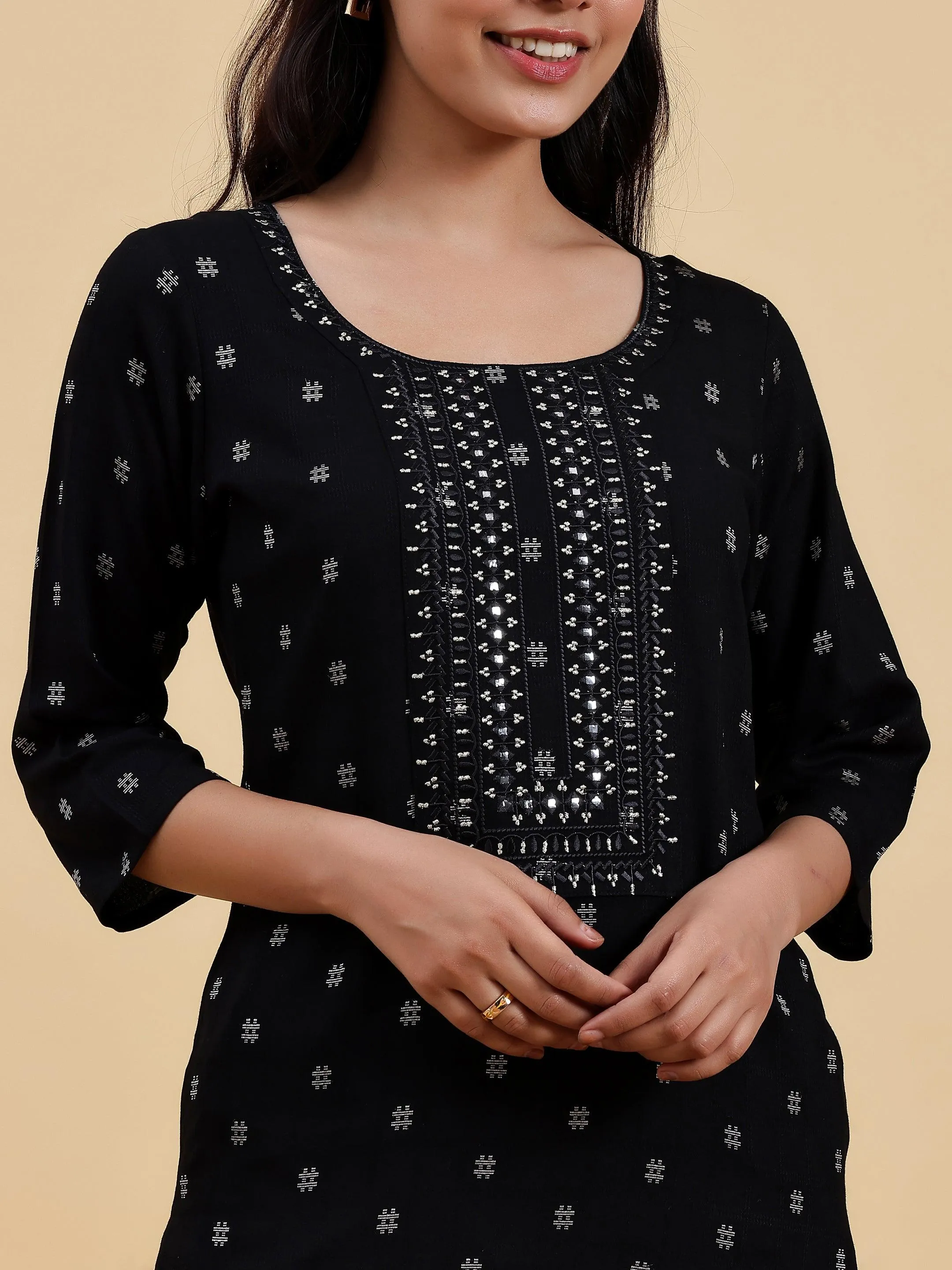 Black Embroidered Cotton Straight Kurta