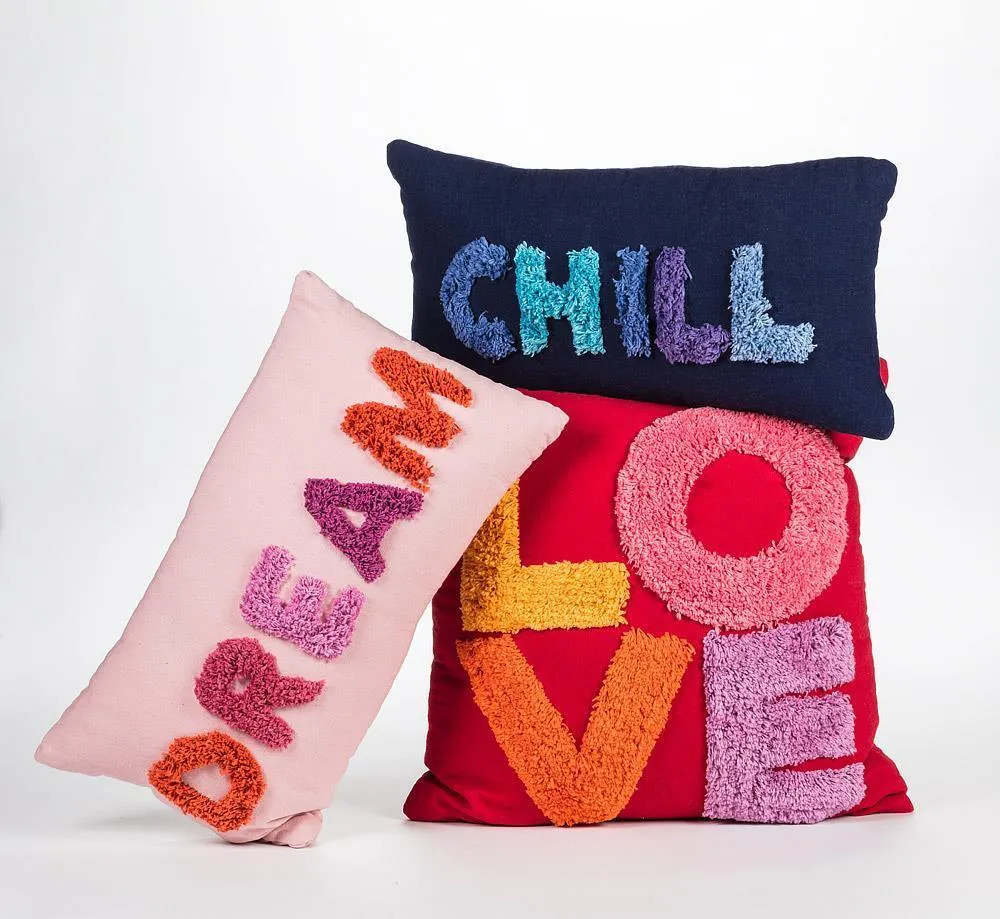 CHILL Tufted Pillow