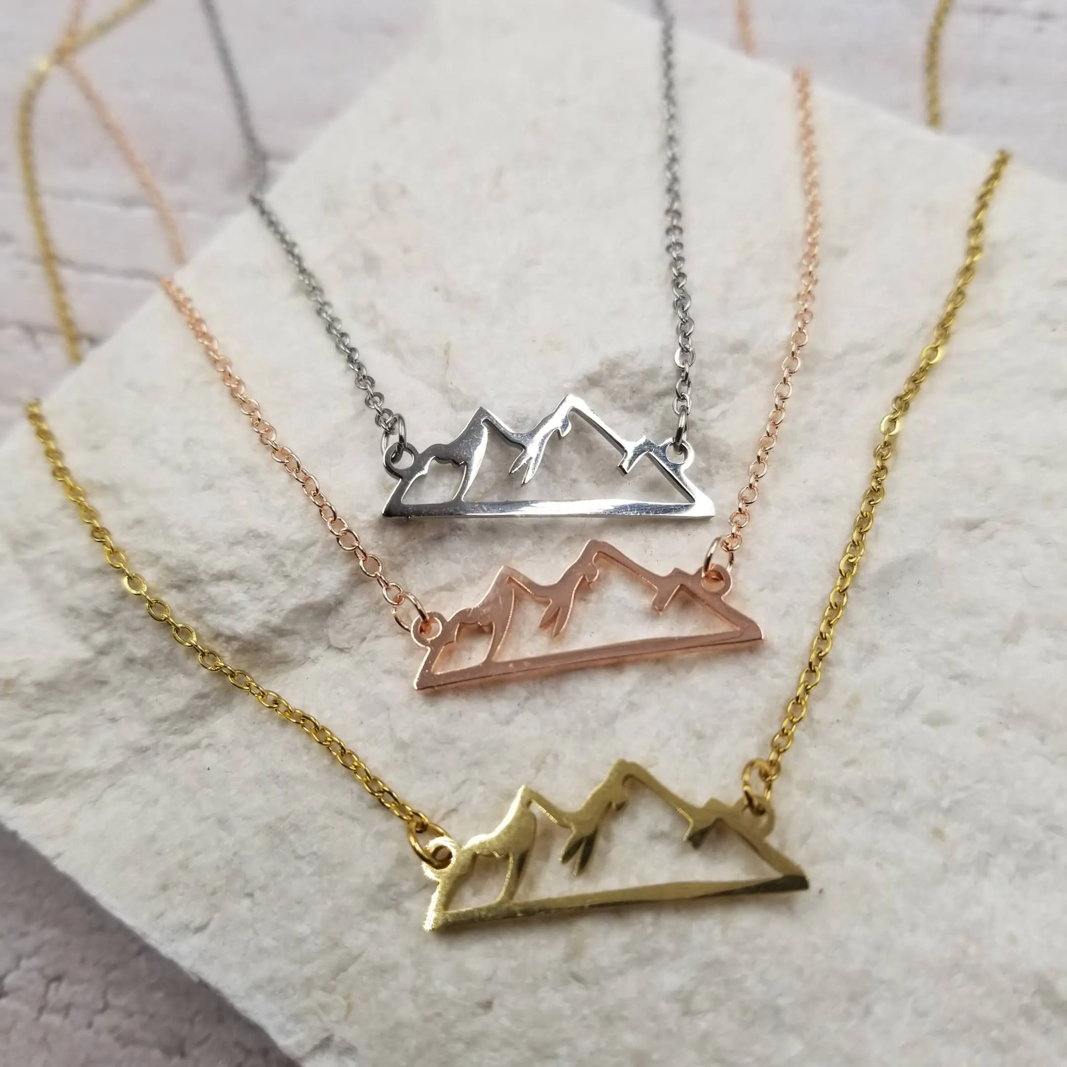 Mountain Cutout Necklace: Rose gold