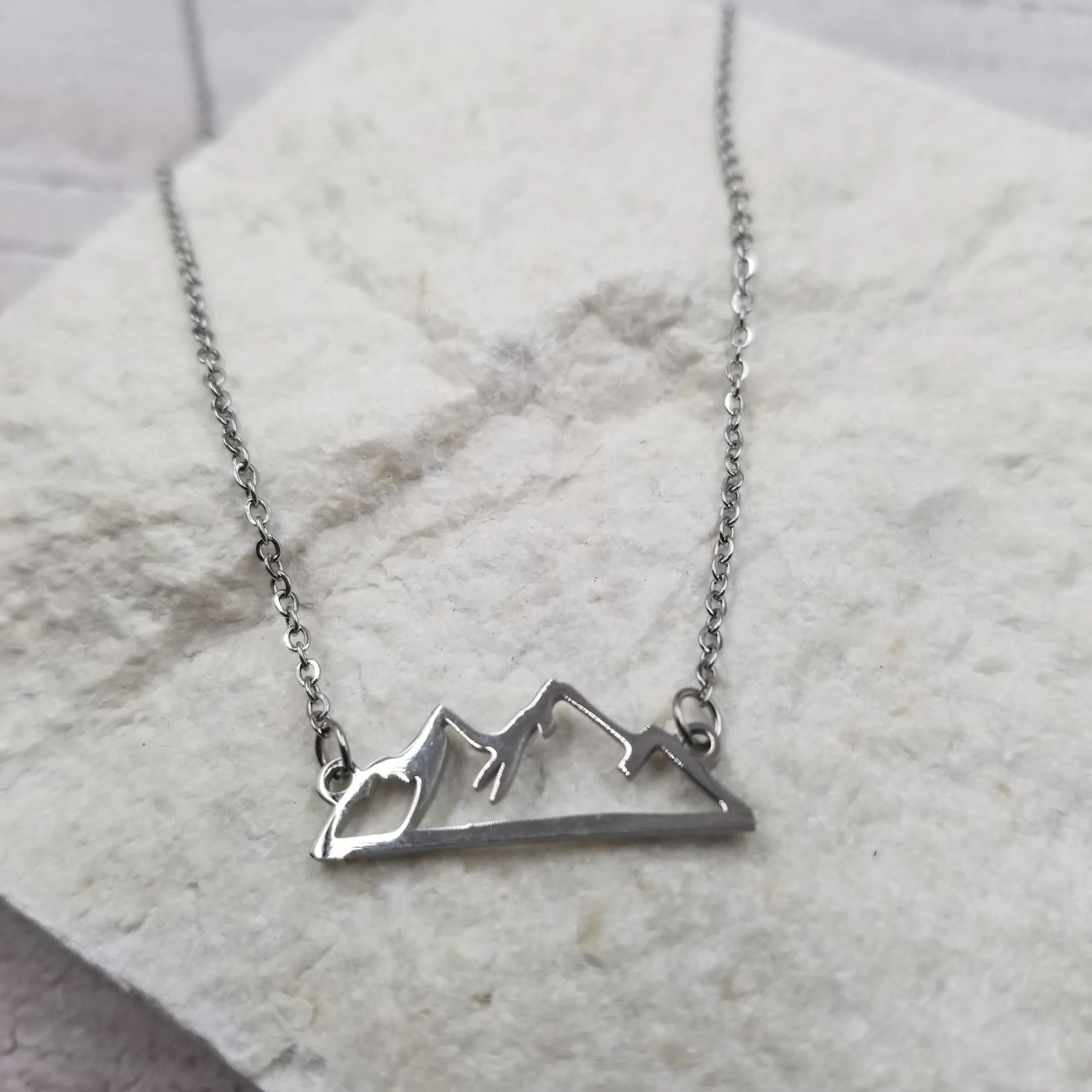 Mountain Cutout Necklace: Rose gold