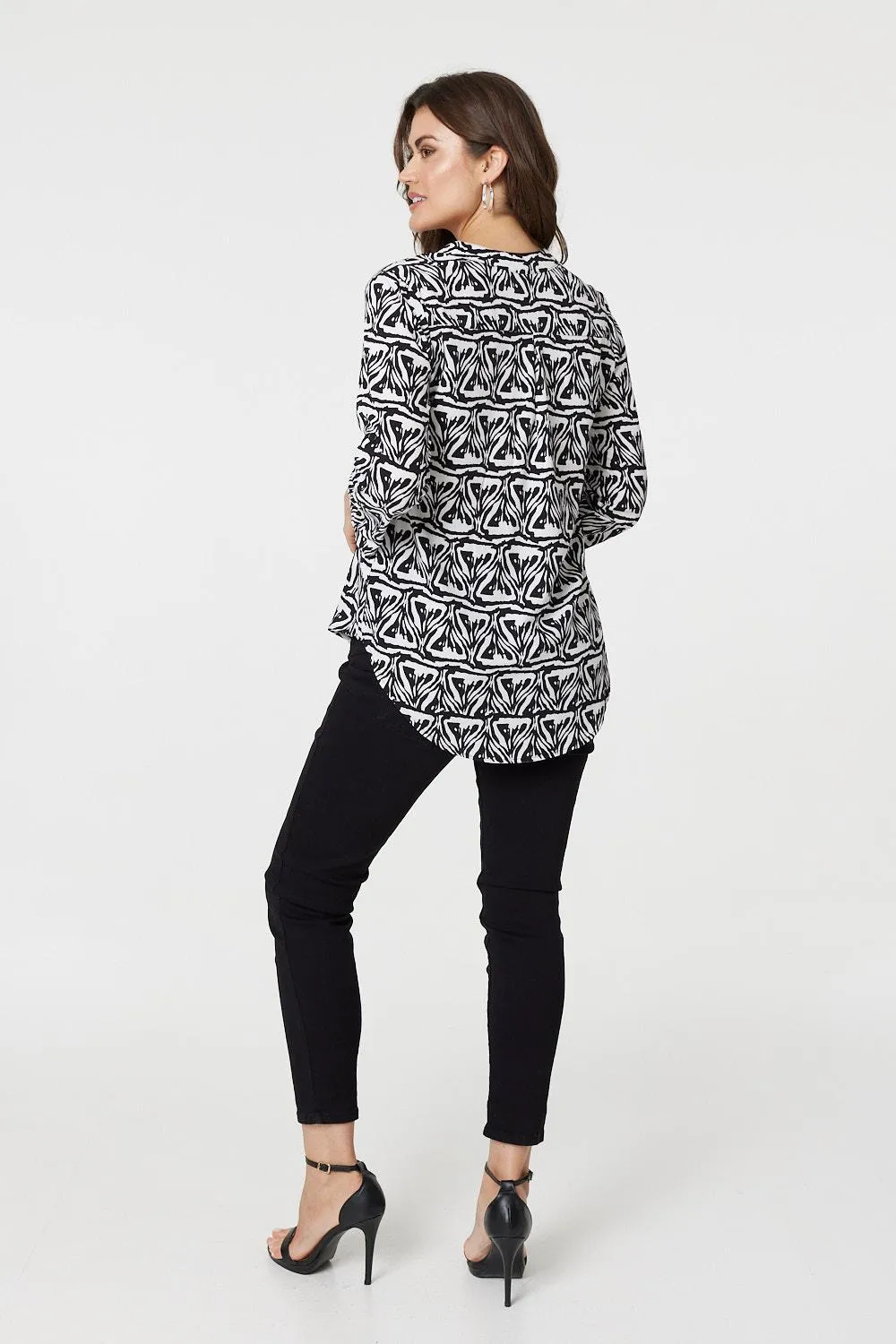 Printed Collarless V-Neck 3/4 Blouse