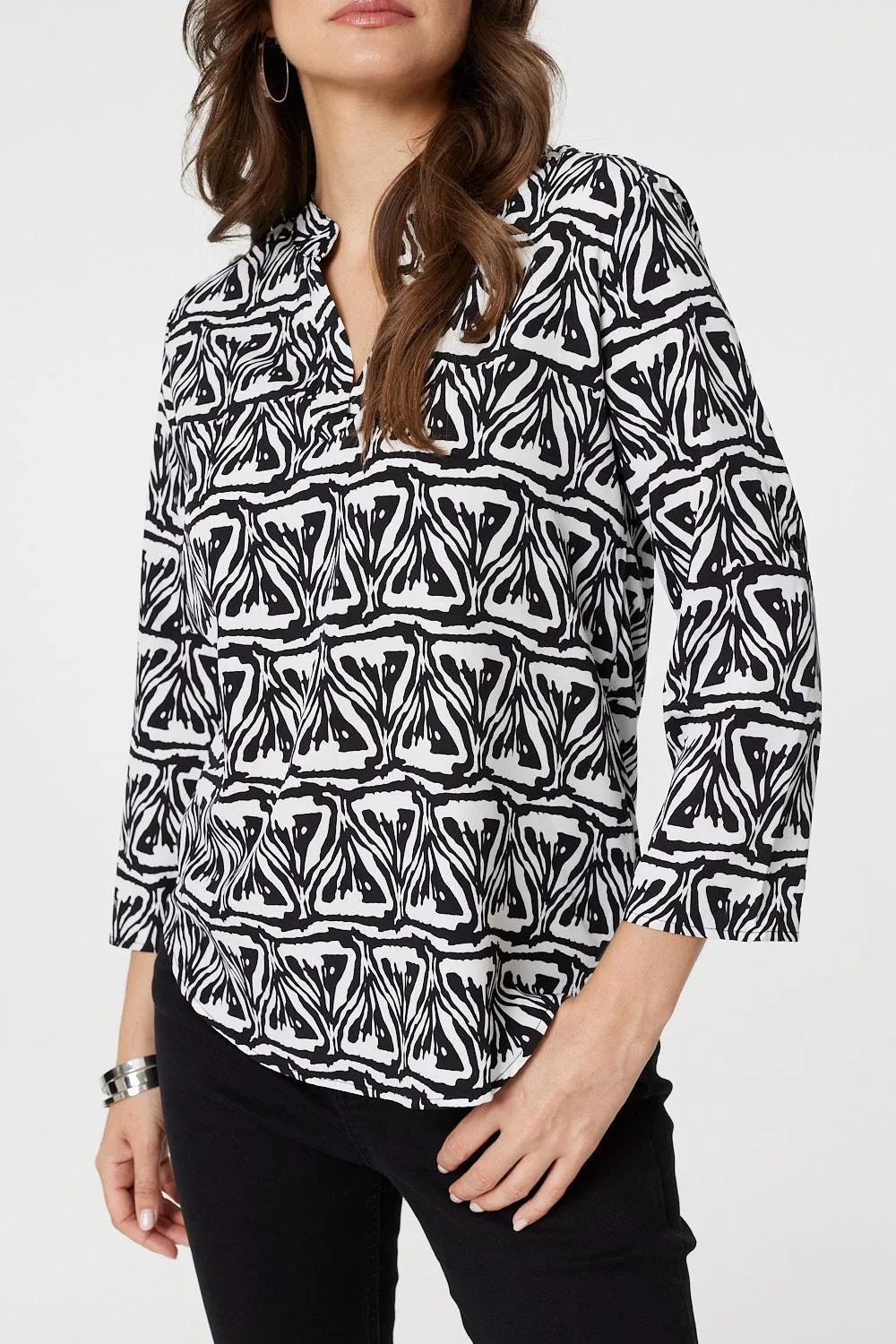 Printed Collarless V-Neck 3/4 Blouse